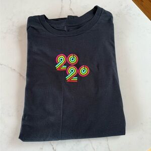 Apple employee shirt